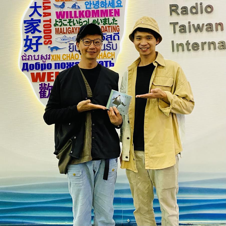 專訪龔德介紹個人首張專輯(一)