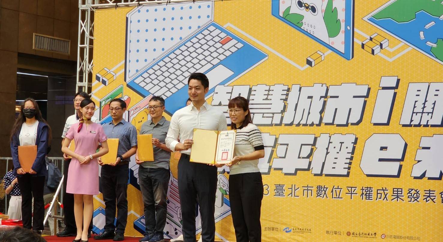人師路迢迢 努力堅持走