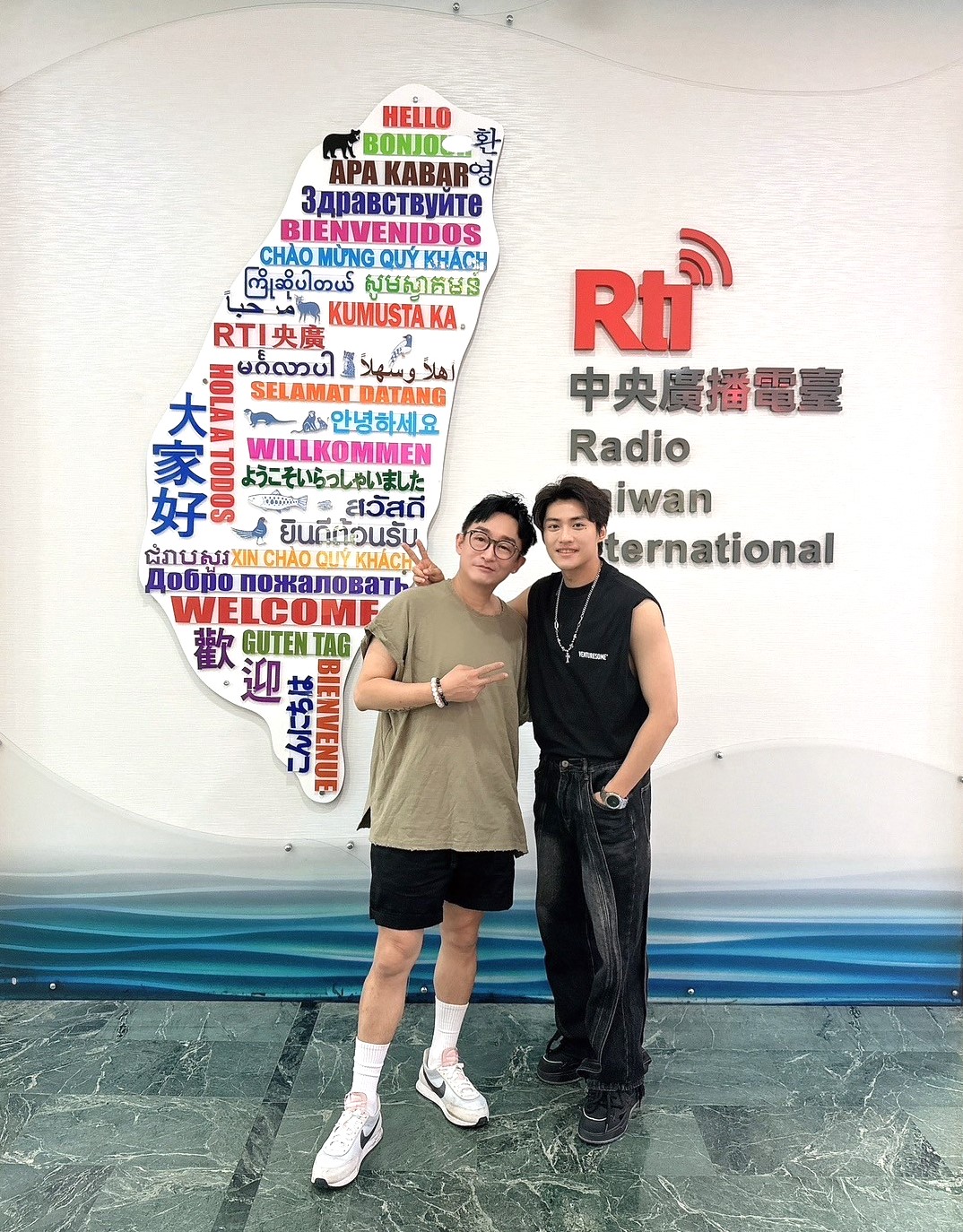 飄洋過海尋夢的人生,多重斜槓的音樂歷練,成就了現在的完美身份 飄洋過海尋夢的人生,多重斜槓的音樂歷練,成就了現在的完美身份