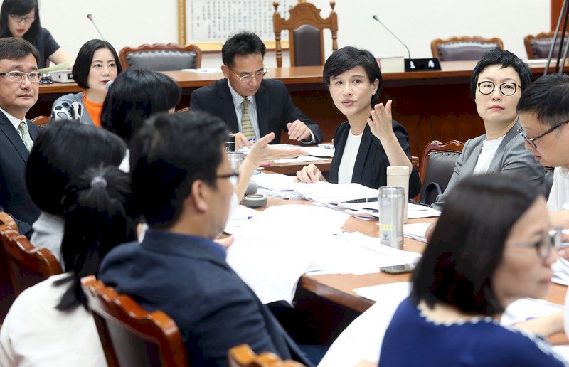 台灣的多元語言政策與法律實踐