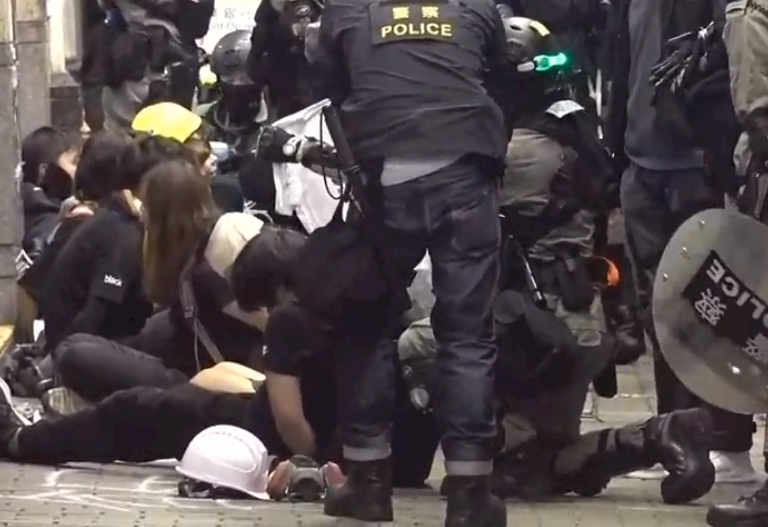 禁蒙面法為何引起港人激烈反抗？