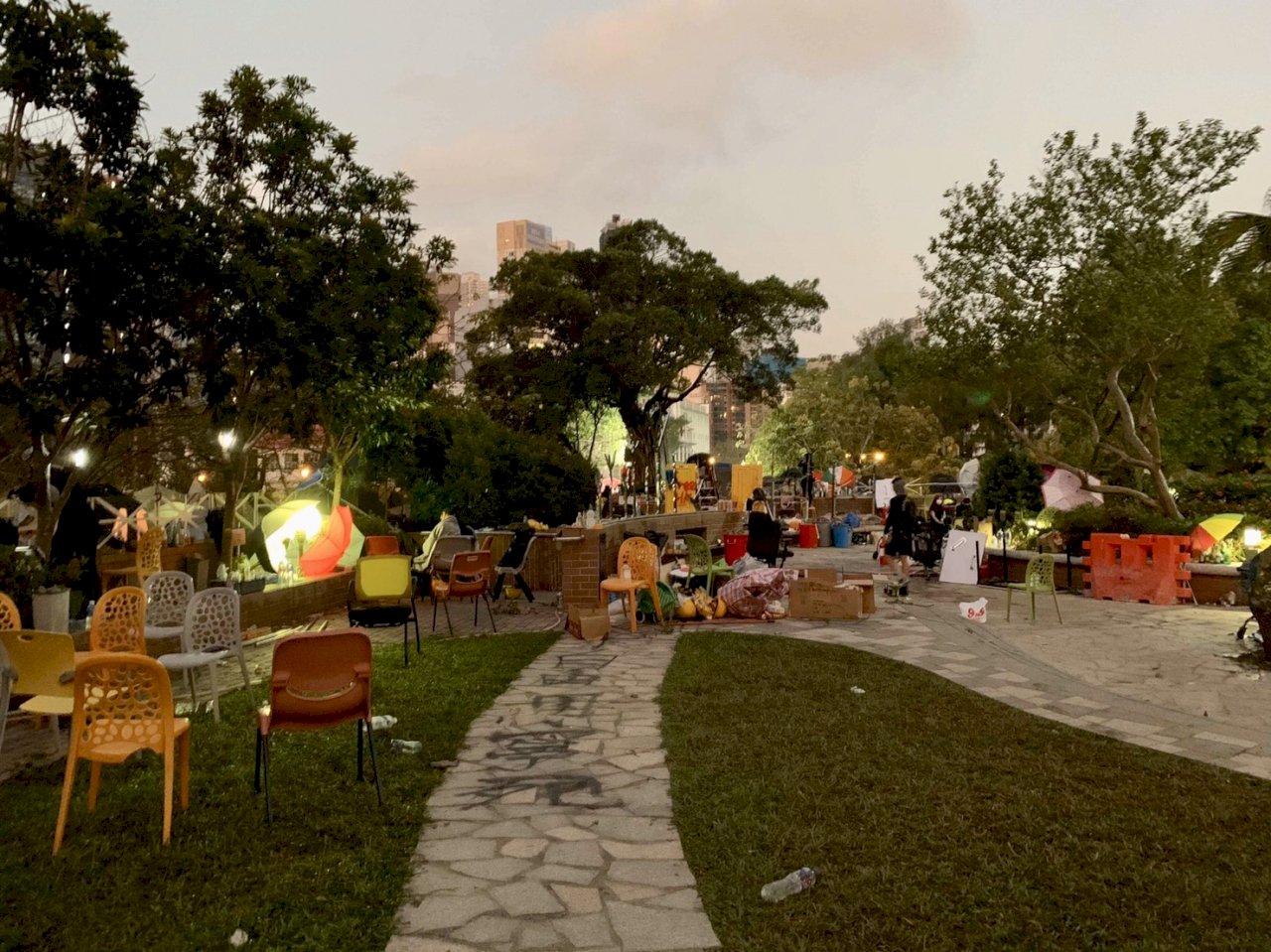 香港抗爭第一線上的大學生，他們的憤怒與覺悟