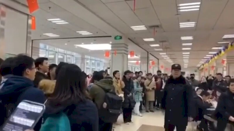復旦人抗議校章被改，文革復辟能走多遠？