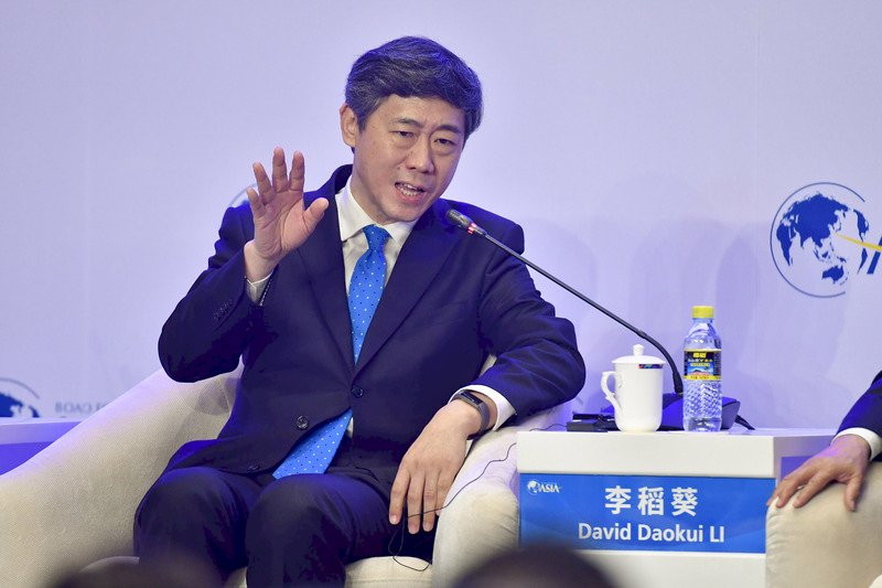 中國御用經濟學家也「黑嘴」說要過苦日子了！