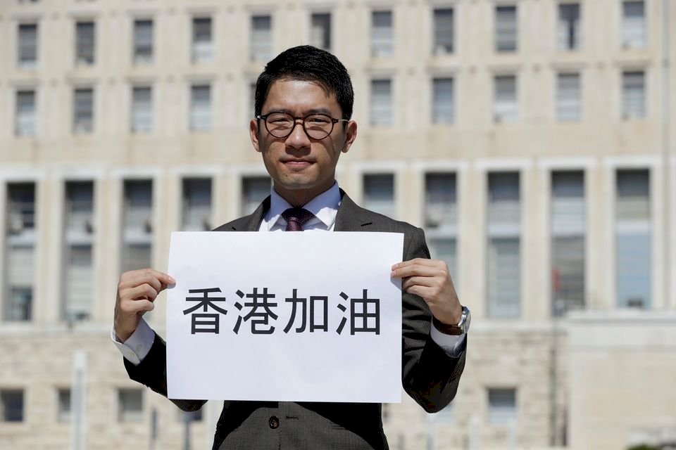 談新聞/中國阻美國入UNESCO失敗、訂定對外關係法、港府通緝8人、稱Ｇ7國家吃不飽  不朽篇章/李怡的脫左