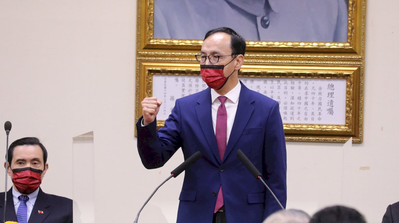 洪秀柱在北京表達親中立場引發爭議
