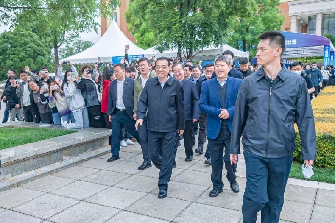 中共高層互相不滿公開化