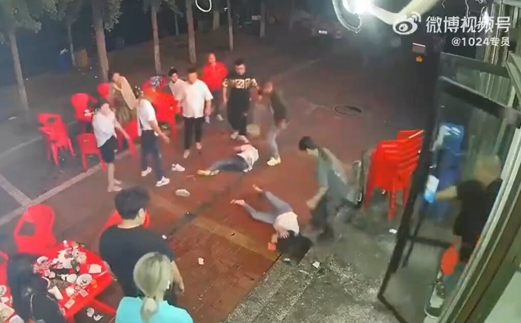 南華早報真假消息之爭、習近平的新疆行、兩岸論壇、知了詩諷刺誰？以及唐山打人事件與女權