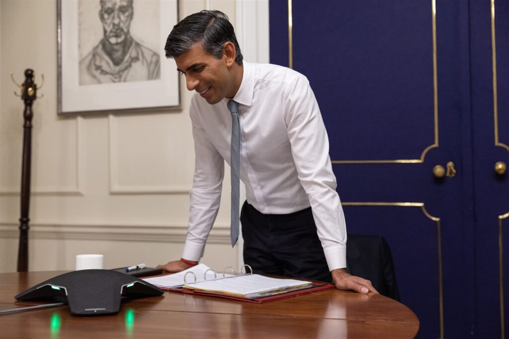 檢視英國新首相對中政策：即使關閉孔子學院，中國影響力仍是盤根錯結