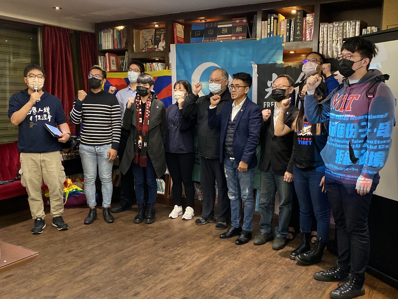 中國對海外維吾爾人軟硬兼施的迫害