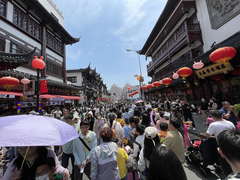 台北-上海：旅宿業者哄抬疫後房價、電動車掀價格戰、上海最安靜的星巴克門市