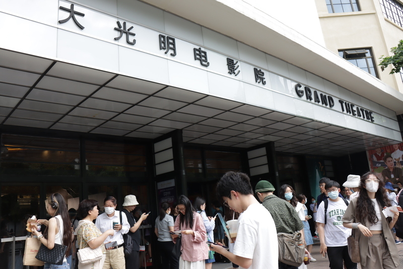 台北-上海：上海影迷盼也能拍中國版「悲情城市」、官方對名氣大祭禁令較客氣、消費縮手降級
