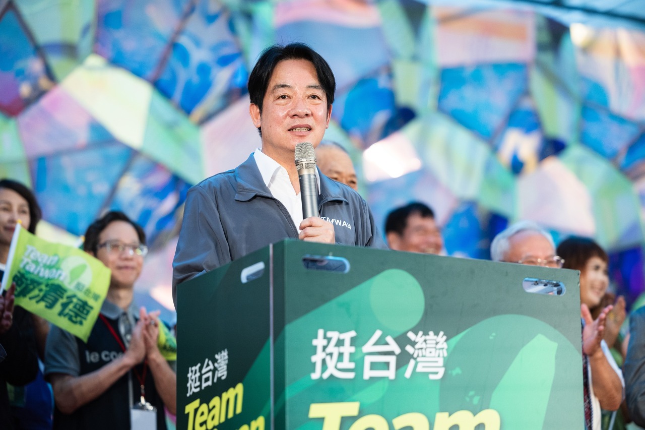 總統大位角逐 向中間靠的兩岸論述