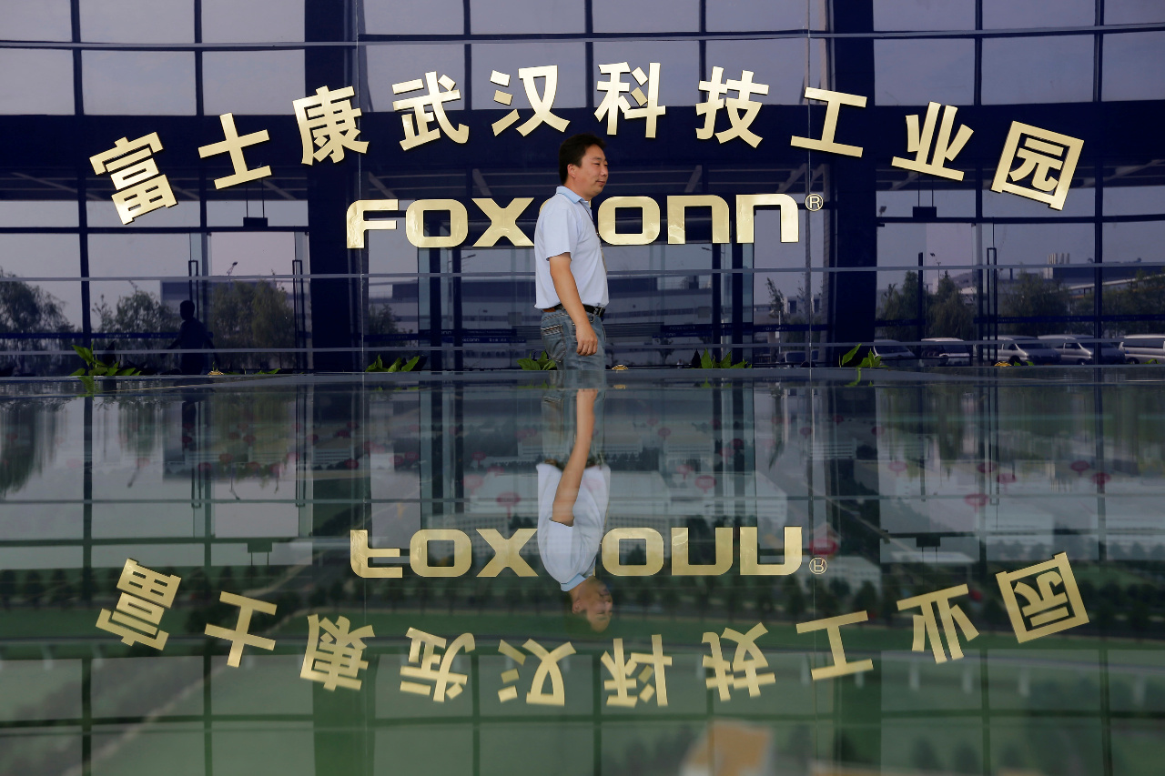 中國對台經濟利誘 為何棒打富士康？