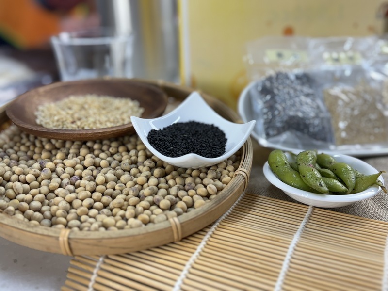 黑豆黃豆毛豆納豆…讓我們歡迎營養超級巨星--大豆！