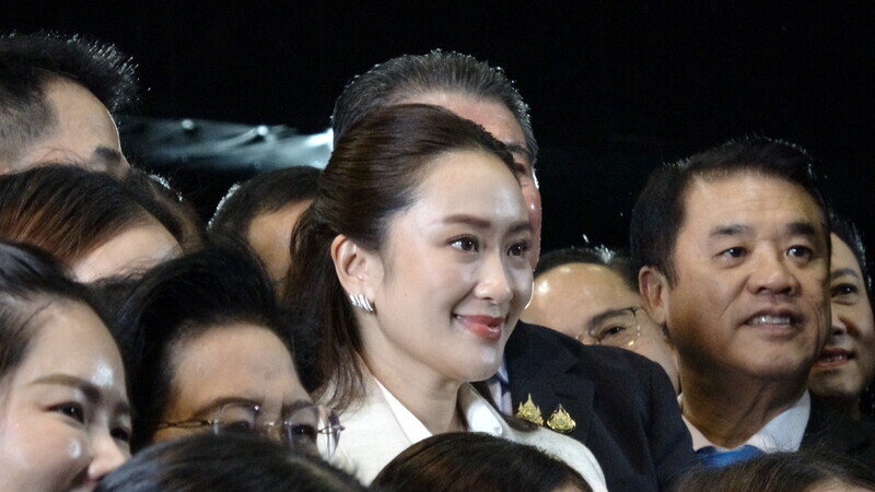 劉必榮時間：泰國歷來最年輕女總理就任、美國民主黨選戰隊形已然改變