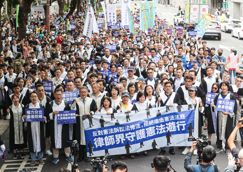憲法法庭無法運作，人民權益怎麼辦？憲政訴訟法修法紛爭何解？
